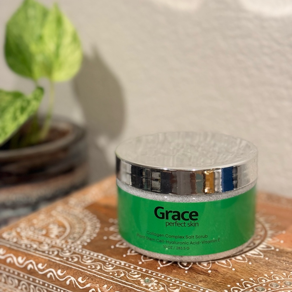 Grace Green Collagen Salt Scrub with Silver Lid
